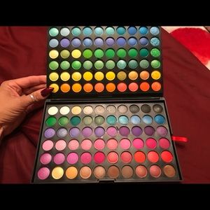 Eyeshadow palette